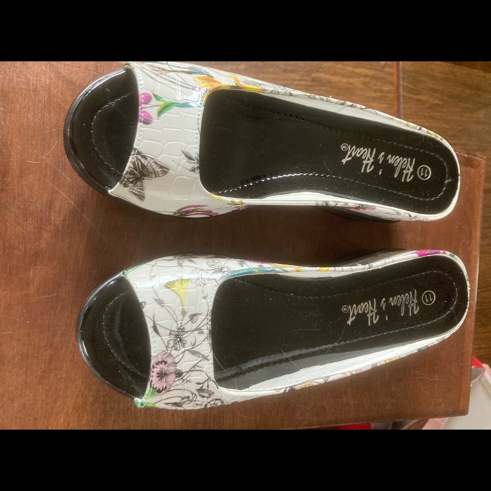 Womens floral wedge sandal